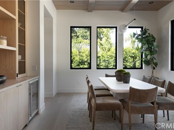 23416 Califa Street, Woodland Hills (los Angeles) CA 91367