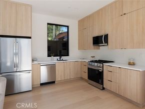 23416 Califa Street, Woodland Hills (los Angeles) CA 91367