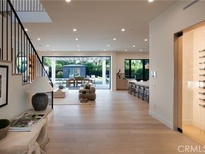 23416 Califa Street, Woodland Hills (los Angeles) CA 91367