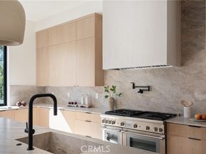 23416 Califa Street, Woodland Hills (los Angeles) CA 91367