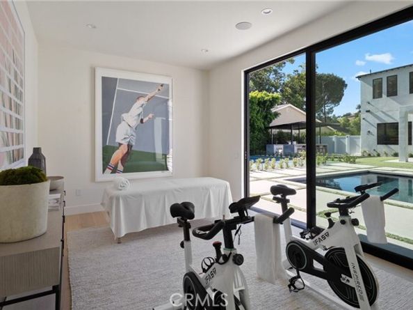 23416 Califa Street, Woodland Hills (los Angeles) CA 91367