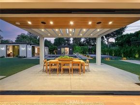 23416 Califa Street, Woodland Hills (los Angeles) CA 91367