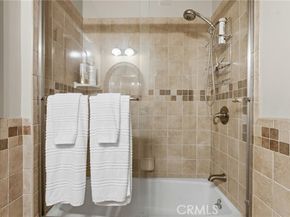 22711 Collins Street, Woodland Hills (los Angeles) CA 91367