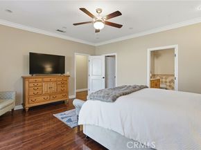 22711 Collins Street, Woodland Hills (los Angeles) CA 91367