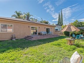 22711 Collins Street, Woodland Hills (los Angeles) CA 91367