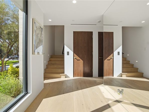 2910 Bayside, Corona Del Mar (newport Beach) CA 92625
