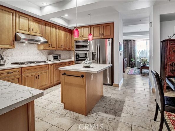 201 E Angeleno 105, Burbank CA 91502