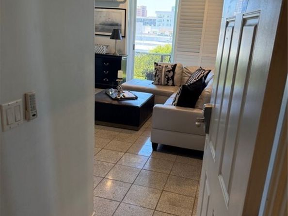 230 Linden 502, Long Beach CA 90802