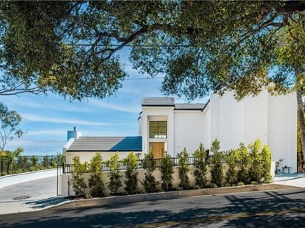 3566 Beverly Glen, Sherman Oaks CA 91423
