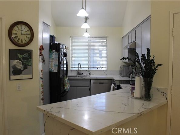 25613 Pine Creek, Wilmington (los Angeles) CA 90744