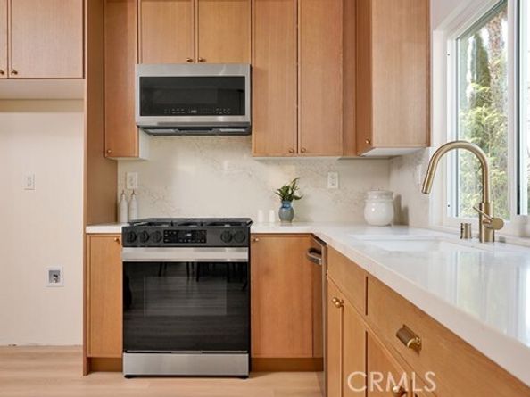 11 Jameson, Lake Forest (el Toro) CA 92610