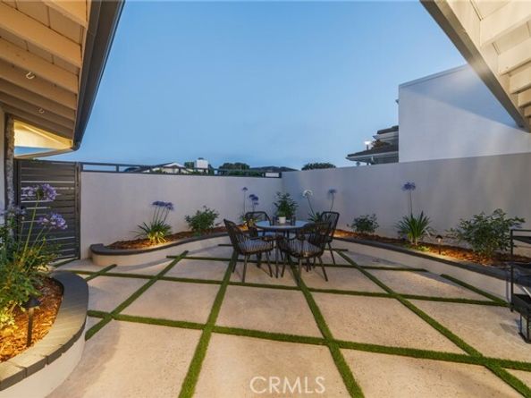 35 Beachcomber Drive, Corona Del Mar (newport Beach) CA 92625