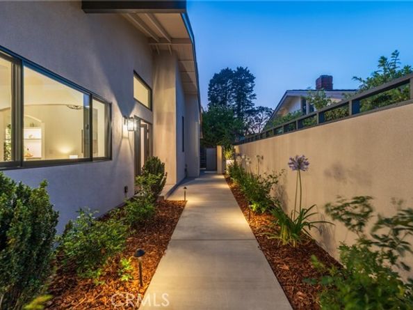 35 Beachcomber Drive, Corona Del Mar (newport Beach) CA 92625