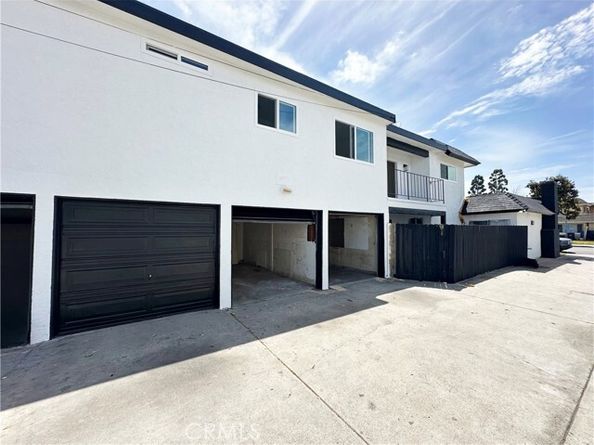 17412 Dairyview Circle, Huntington Beach CA 92647