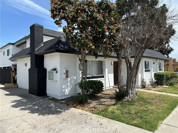 17412 Dairyview Circle, Huntington Beach CA 92647