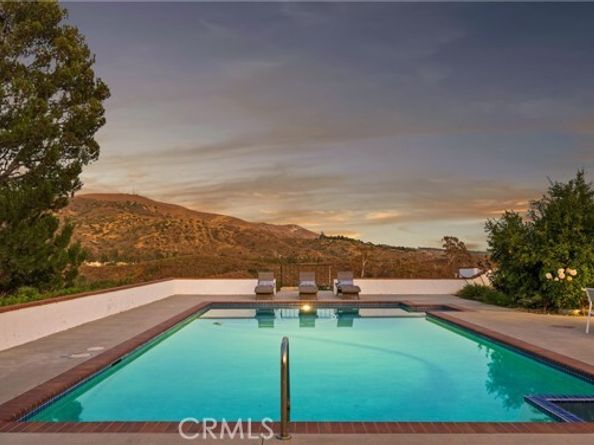 10181 Overhill Drive, Tustin CA 92705