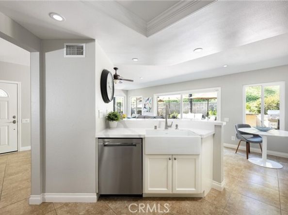 28855 Woodspring Circle, Lake Forest (el Toro) CA 92679