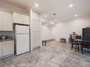 2461 Santa Ana, Los Angeles CA 90059