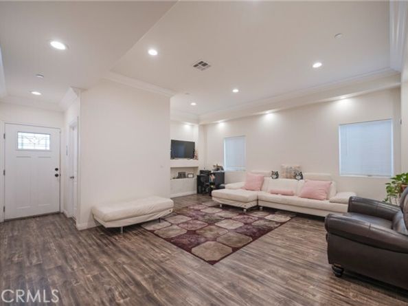 2461 Santa Ana, Los Angeles CA 90059