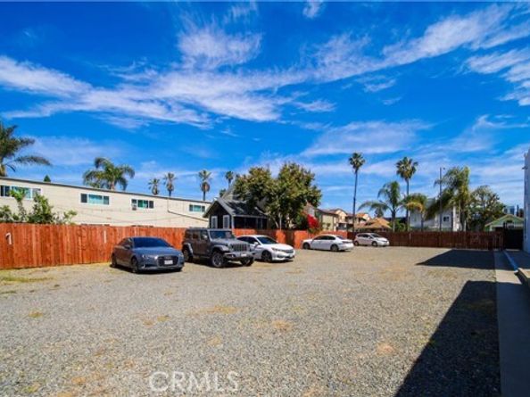1121 Pacific Avenue, Long Beach CA 90813