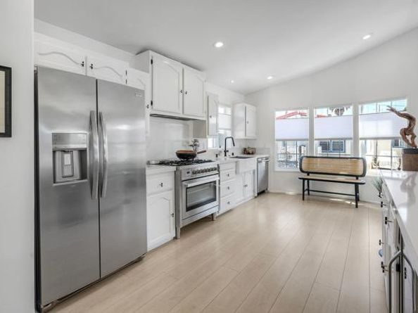 6503 Friendly Place, Carlsbad CA 92011