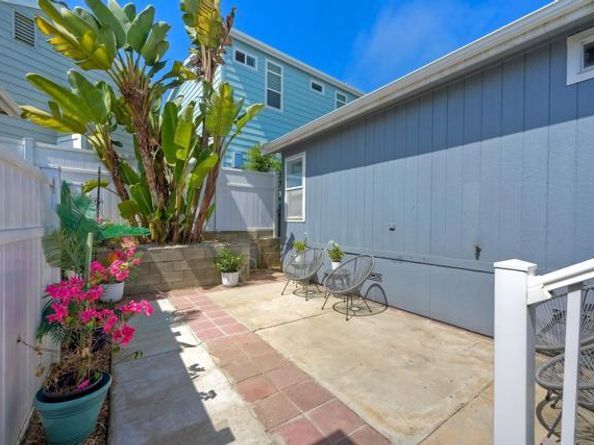 6503 Friendly Place, Carlsbad CA 92011