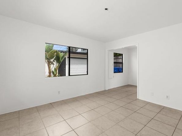 152 Redwood Avenue, Carlsbad CA 92008
