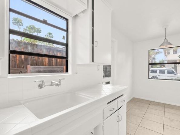 152 Redwood Avenue, Carlsbad CA 92008