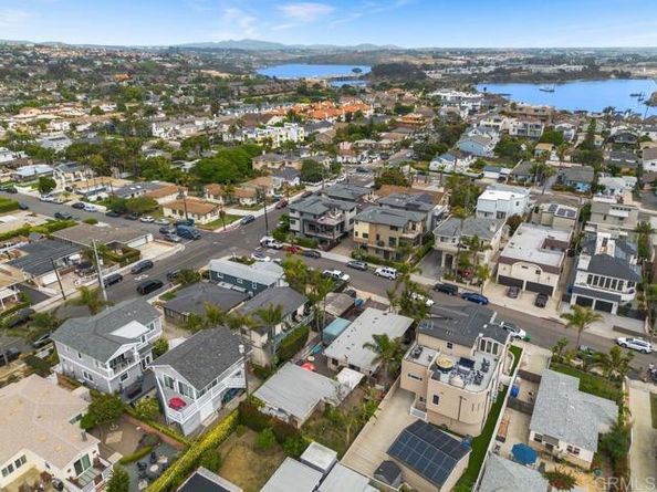 152 Redwood Avenue, Carlsbad CA 92008