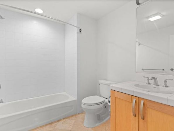 5410 La Jolla Boulevard A102, La Jolla (san Diego) CA 92037