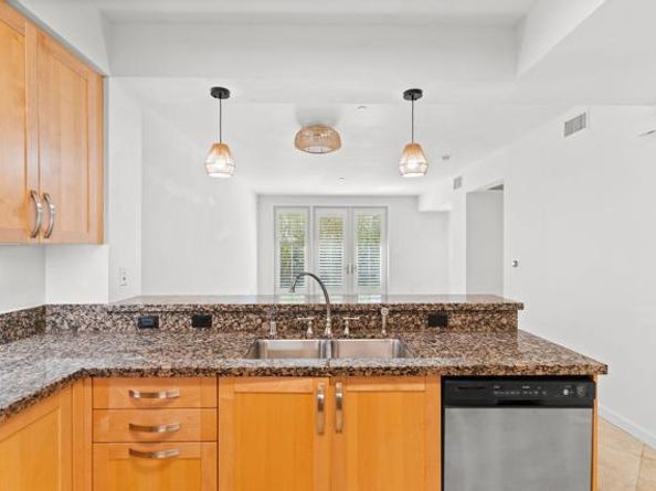 5410 La Jolla Boulevard A102, La Jolla (san Diego) CA 92037