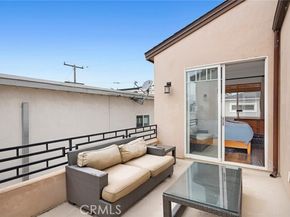 417 Poinsettia Avenue, Corona Del Mar (newport Beach) CA 92625