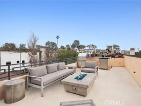 417 Poinsettia Avenue, Corona Del Mar (newport Beach) CA 92625