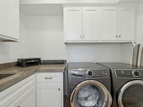 417 Poinsettia Avenue, Corona Del Mar (newport Beach) CA 92625