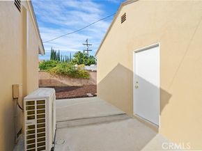 18725 Covello, Reseda (los Angeles) CA 91335