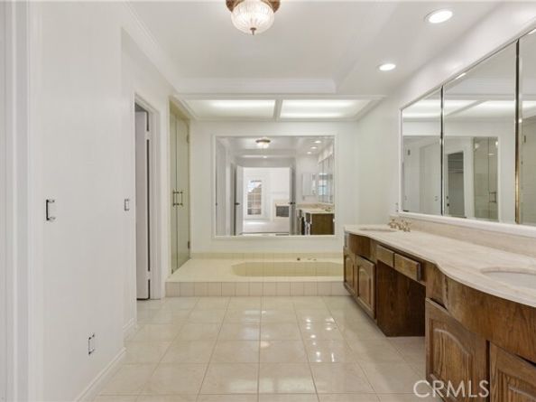 19371 Woodlands, Huntington Beach CA 92648