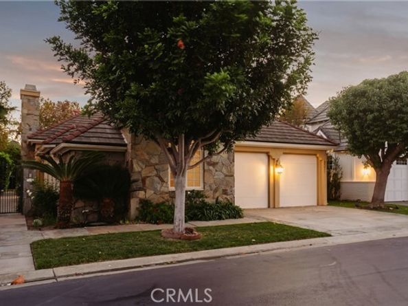 19371 Woodlands, Huntington Beach CA 92648