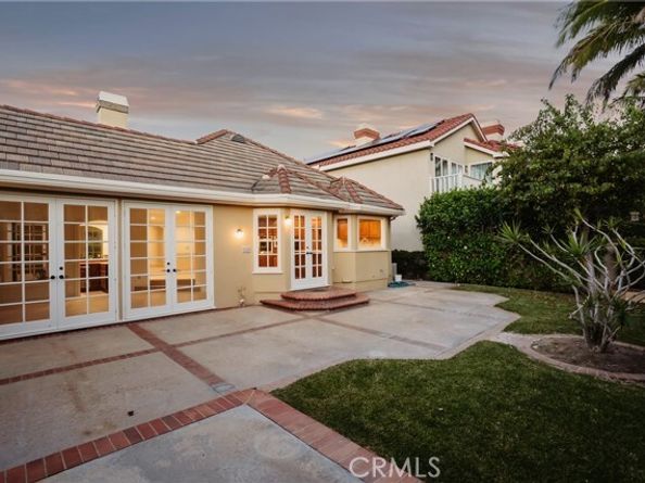 19371 Woodlands, Huntington Beach CA 92648