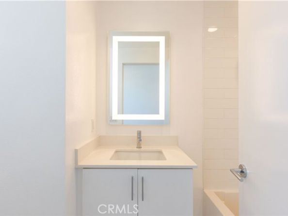 4831 Craner Avenue, North Hollywood (los Angeles) CA 91601