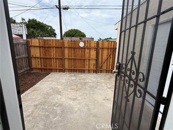 6161 Orange Avenue, Long Beach CA 90805