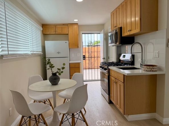 6161 Orange Avenue, Long Beach CA 90805