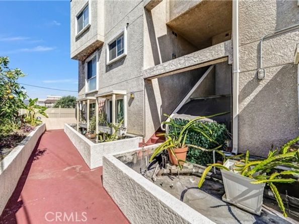 116 W Maple 33, Glendale CA 91204