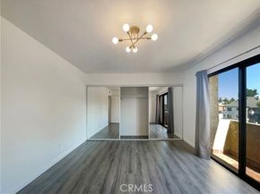 14735 Victory, Van Nuys (los Angeles) CA 91411