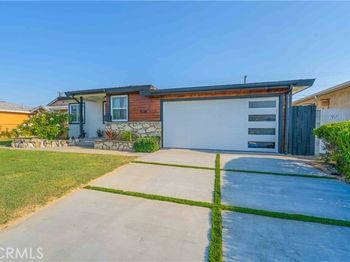 534 W 224th Place