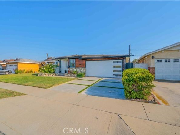 534 W 224th Place, Carson CA 90745
