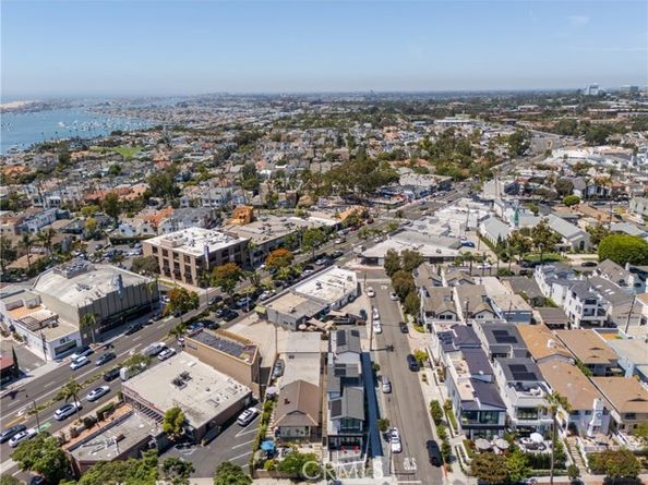 521 Iris Avenue, Corona Del Mar (newport Beach) CA 92625