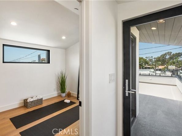 521 Iris Avenue, Corona Del Mar (newport Beach) CA 92625