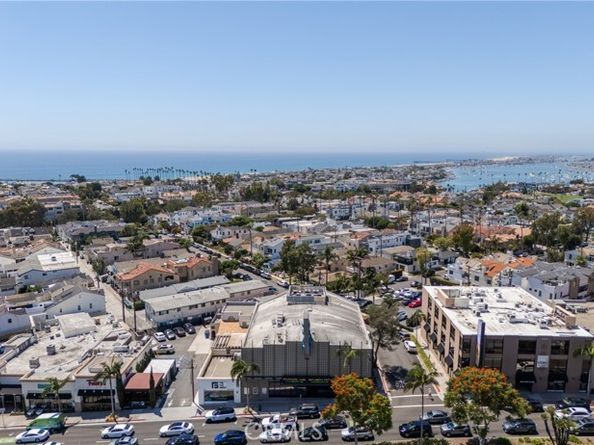 521 Iris Avenue, Corona Del Mar (newport Beach) CA 92625