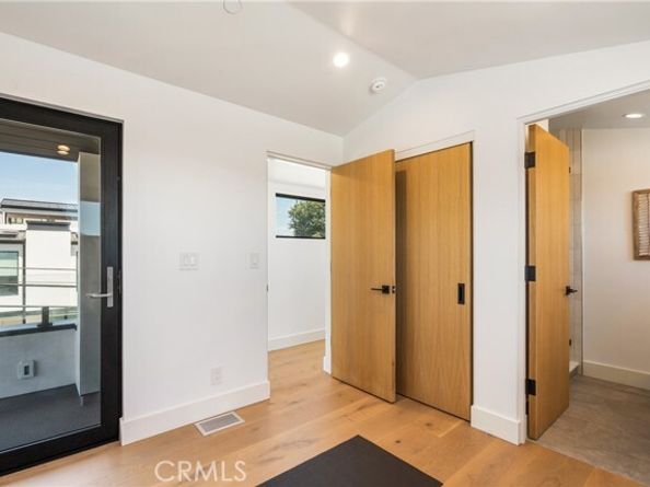 521 Iris Avenue, Corona Del Mar (newport Beach) CA 92625