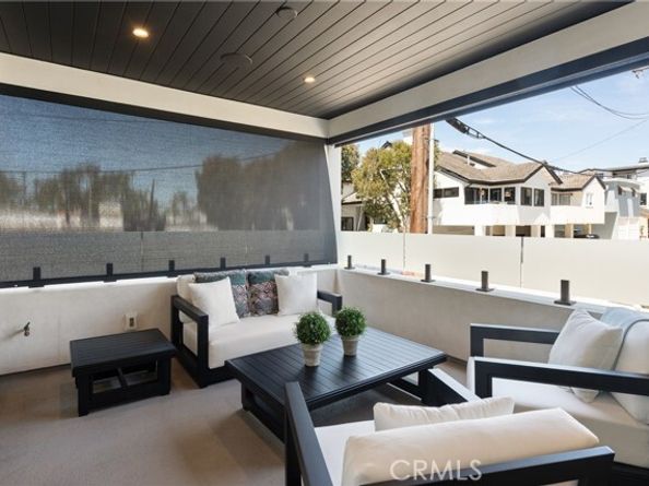 521 Iris Avenue, Corona Del Mar (newport Beach) CA 92625